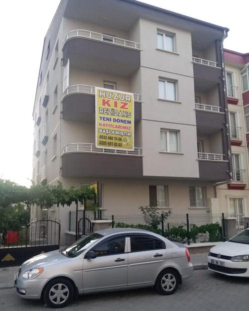 HUZUR GİRL APART